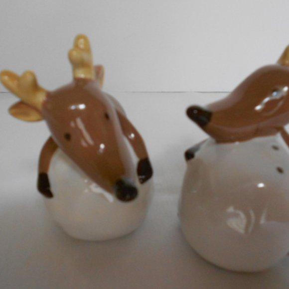Reindeer Salt & Pepper Shakers Boxed - Picture 7 of 8